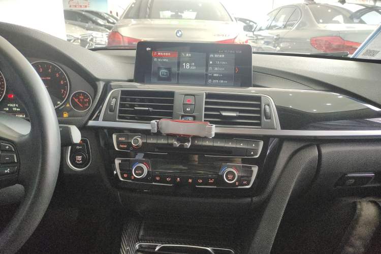 Used BMW 3 Series 2019 320Li Fashion Model
