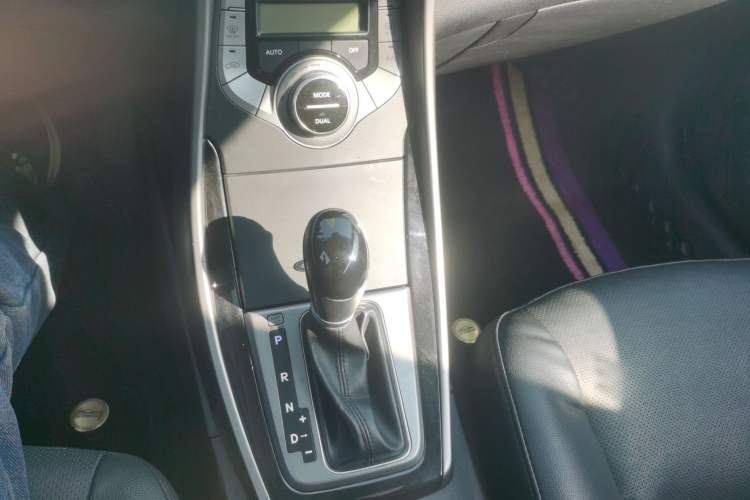 Used Hyundai Elantra 2015 1.6L Automatic Luxury Model