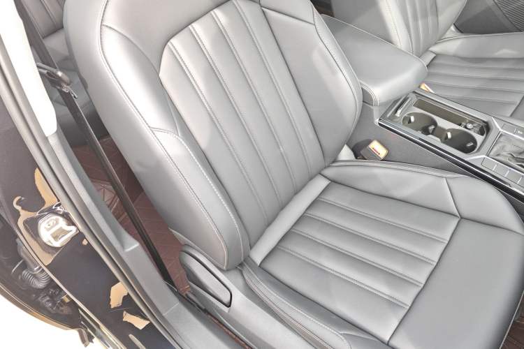 Used Volkswagen Passat 2021 280TSI Elite Edition
