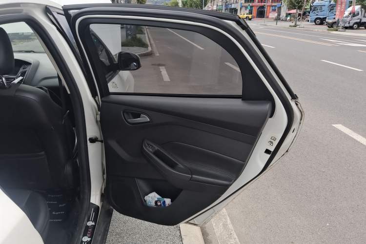 Used Ford Focus 2017 Hatchback 1.6L Automatic Fashion Edition Smart Drive Version