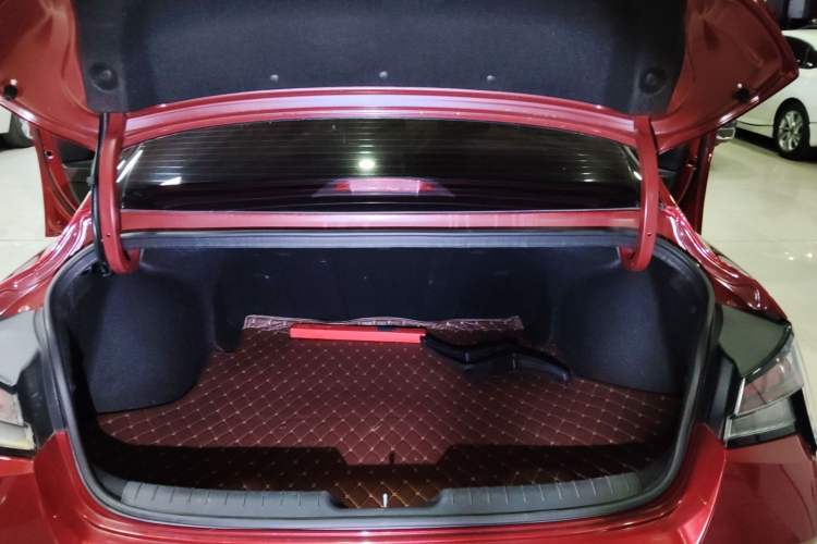 Used Hyundai Elantra 2021 1.5L CVT LUX Prestige Edition
