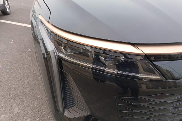 Used  Stellar 2023 400T Four-Wheel Drive Deluxe Edition