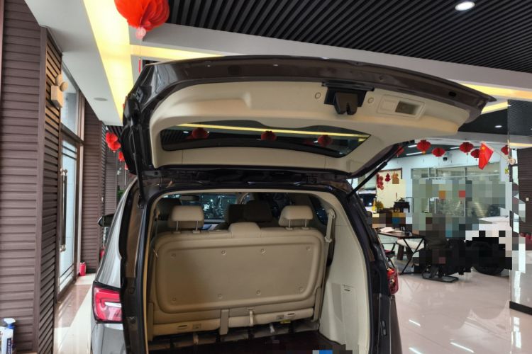 Used Buick GL8 2023 Facelifted Land Cruiser Executive Luxury Version
