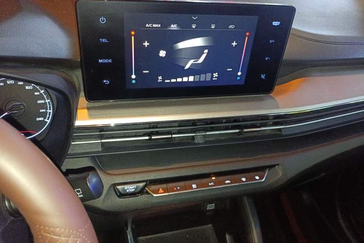 Used Geely Auto Vision X3 2021 PRO 1.5L CVT Deluxe Model
