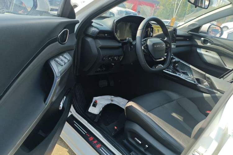 Used Baojun RC-5 2020 1.5T CVT Smart Shine Flagship Edition
