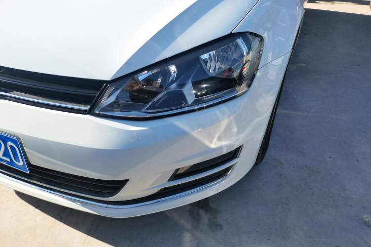 Used Volkswagen Golf 2016 230TSI Automatic Comfort Version
