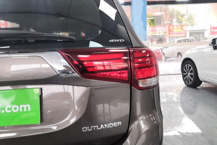 Used Mitsubishi Outlander 2016 2.4L 4x4 Elite Edition 5 Seats