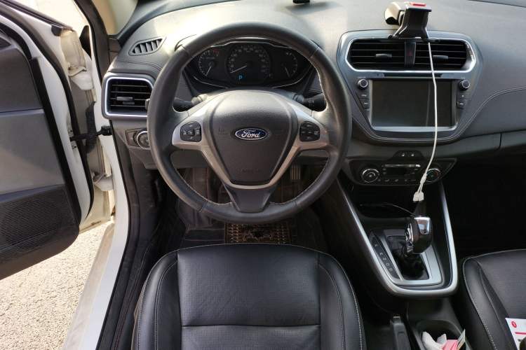 Used Ford Escort 2015 1.5L Automatic Fashion Model
