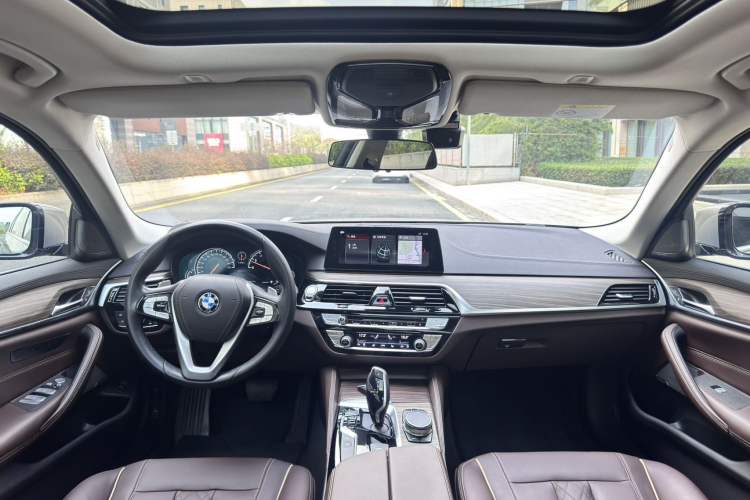 Used BMW 5 Series 2018 Facelifted 530Li Luxury Edition Premium Package
