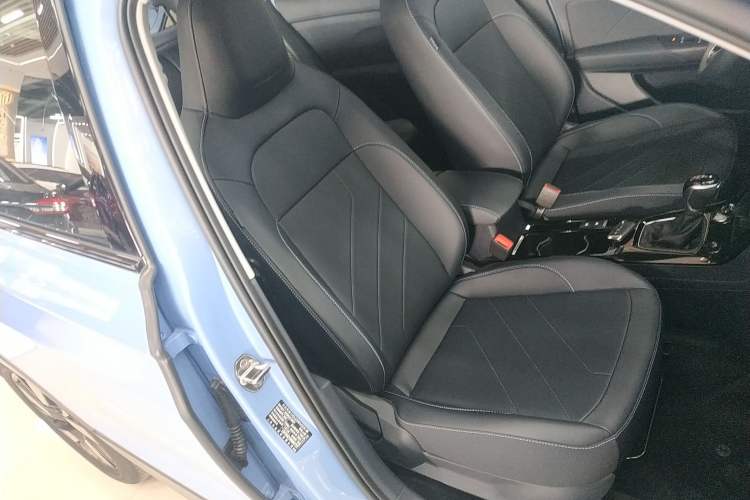 Used Volkswagen Tharu 2025 NewRui 300TSI Prestige Edition
