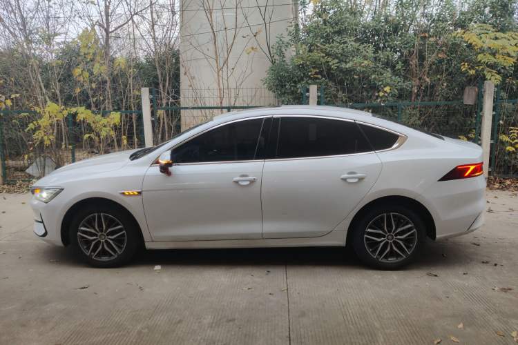 Used BYD Qin PLUS 2024 Honor Edition EV 510KM Beyond Model
