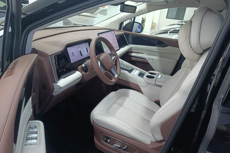 Used BYD Xia 2025 DM-i 1.5T 180km Excellence Model
