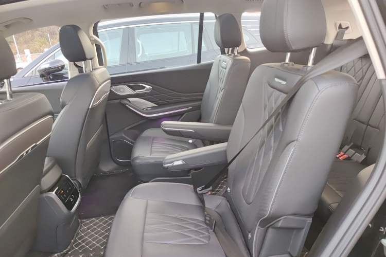 Used Hongqi HS7 PHEV 2024 2.0T PHEV Four-Wheel Drive Flagship Edition 6 Seats
