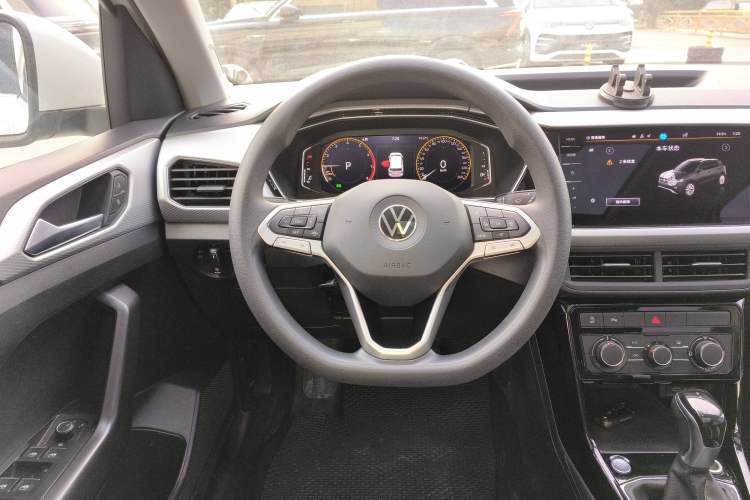 Used Volkswagen Tacqua 2021 200TSI DSG JoyConnect Edition