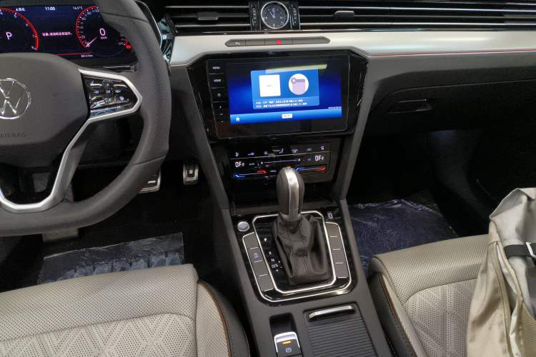 Used Volkswagen Magotan 2023 2 Million Units Commemorative Edition 330TSI DSG Luxury Version
