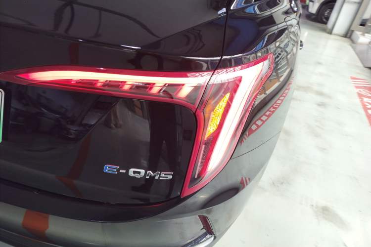 Used Hongqi E-QM5 2023 Base Travel Edition
