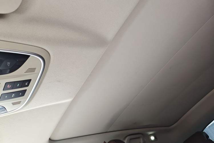 Used Wey VV5 2019 Upgraded Model 2.0T Two-Wheel Drive Ultra-Luxury Version China V Standard
