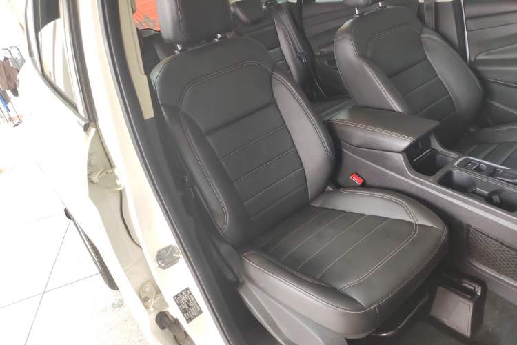 Used Ford Kuga 2018 EcoBoost 180 Two-Wheel-Drive Platinum Edition
