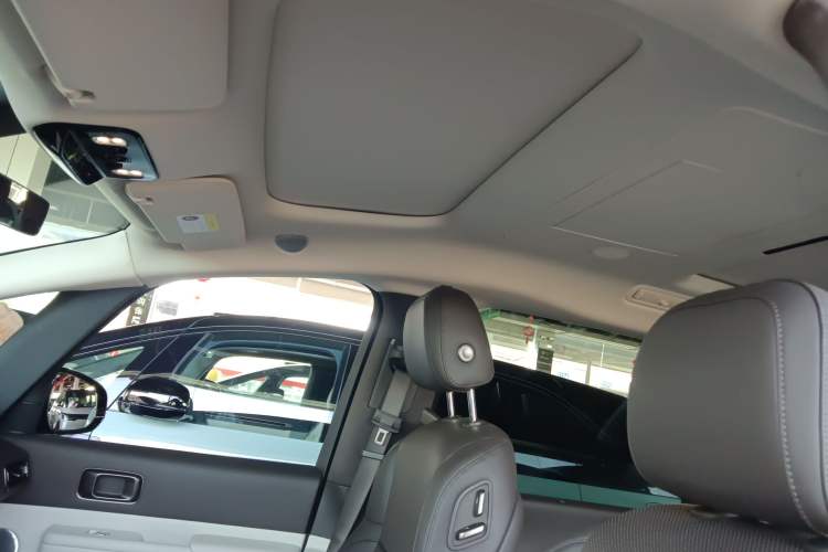 Used Li Auto MEGA 2024 Ultra Model