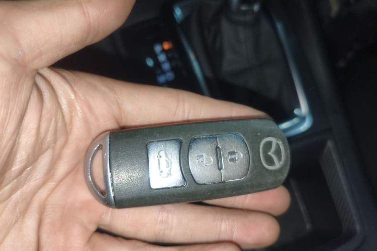 Used Mazda Mazda 3 Axela 2016 Sedan 1.5L Automatic Comfort Model
