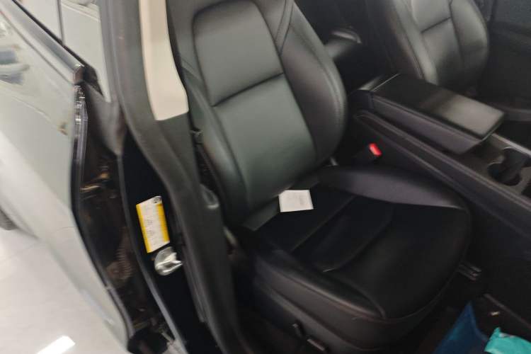 Used Tesla Model Y 2023 Long-Range All-Wheel-Drive Version