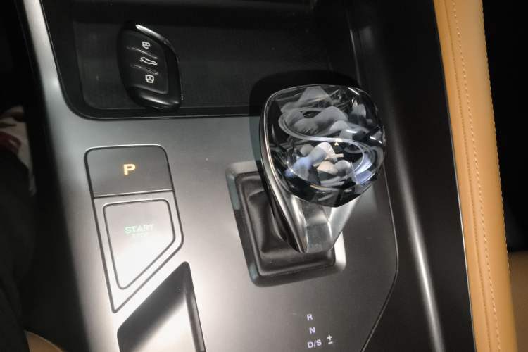 Used Roewe RX5 2023 1.5T Luxury Sliding-Screen Version
