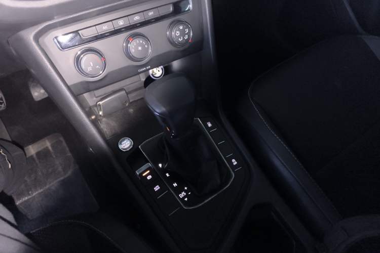 Used Volkswagen Tiguan L 2018 330TSI Automatic Two-Wheel Drive Luxury Edition
