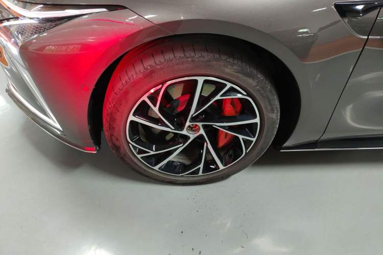 Used  L7 2022 Dynamic Model
