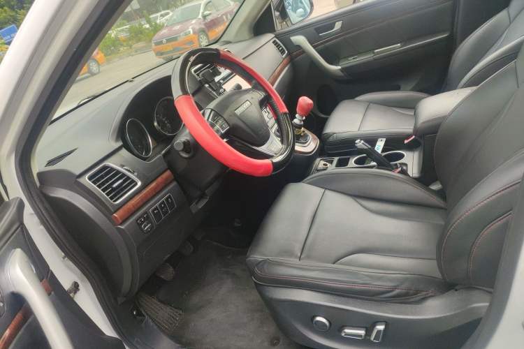 Used Haval H6 2015 Revised Version Sport Edition 1.5T Manual Transmission Two-Wheel Drive Elite Grade
