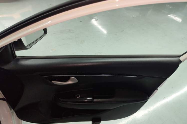 Used Kia K2 2017 Sedan 1.4L Automatic Transmission 15th Anniversary Special Edition GLS