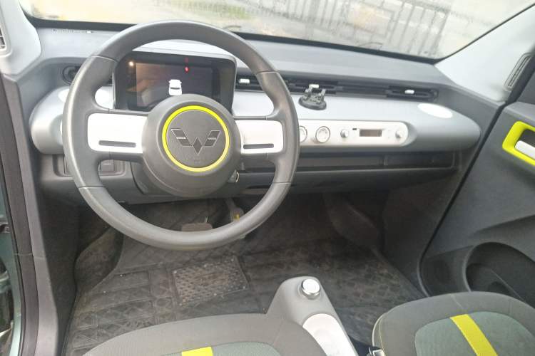 Used Wuling Hongguang MINIEV 2022 GAMEBOY 200km Play Edition with Lithium Iron Phosphate
