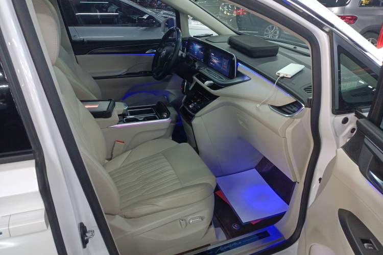 Used Buick GL8 2023 ES Lu Zun Comfort Model
