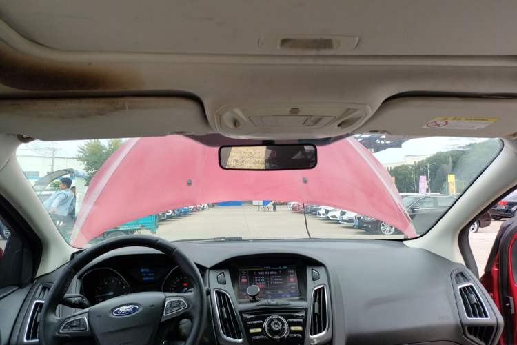 Used Ford Focus 2015 Hatchback 1.6L Automatic Fashion Edition
