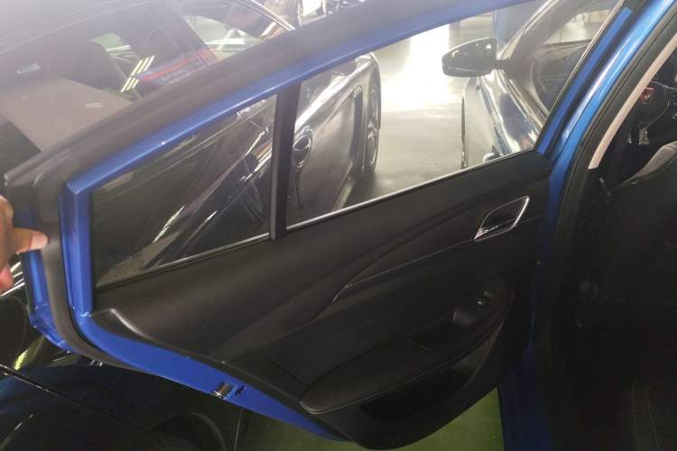 Used Roewe i5 2019 GL 20T Automatic 4G Connected & Ultra-Cool Play Edition
