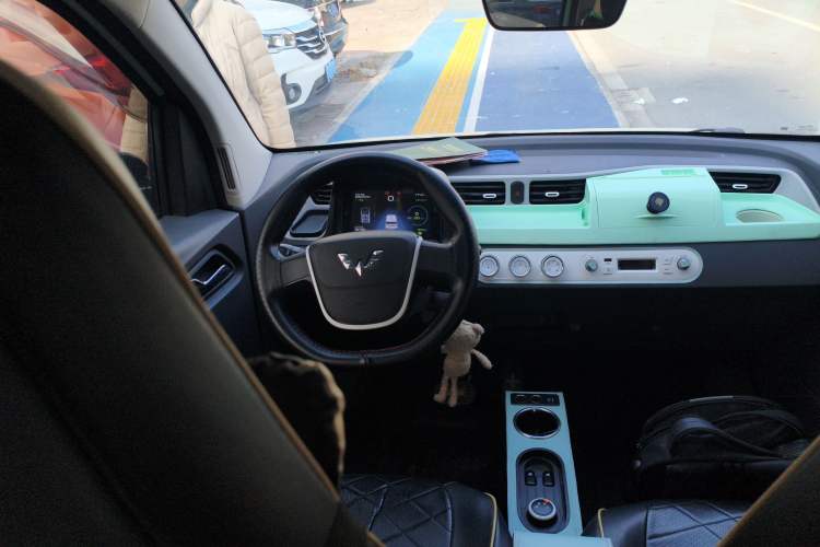 Used Wuling Hongguang MINIEV 2021 Macaron Premium Model – Lithium Iron Phosphate