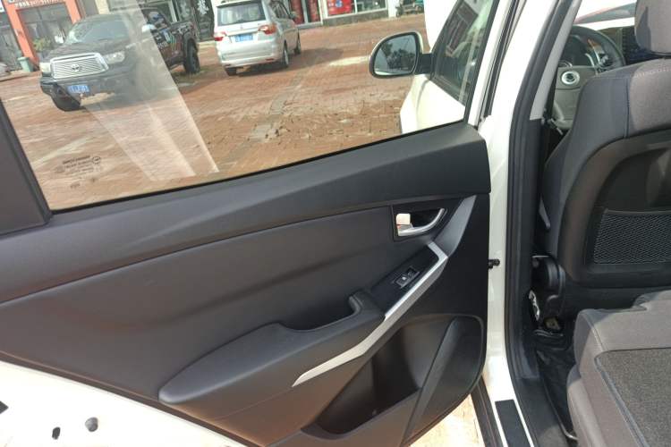 Used SsangYong Korando 2014 2.0L Gasoline Two-Wheel Drive Automatic Elite Navigation Edition
