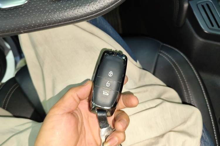 Used JMC Yuhu 7 2022 2.0T Manual Diesel Two-Wheel Drive Comfort Version Standard Wheelbase
