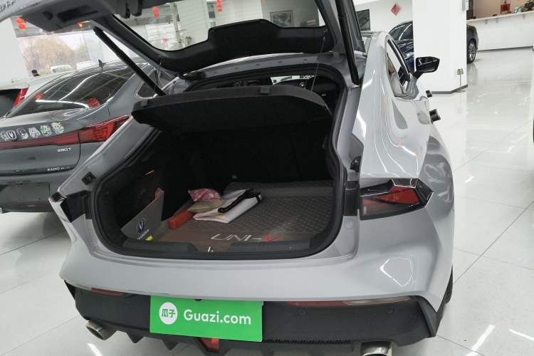 Used Changan UNI-V 2022 1.5T Prestige Version
