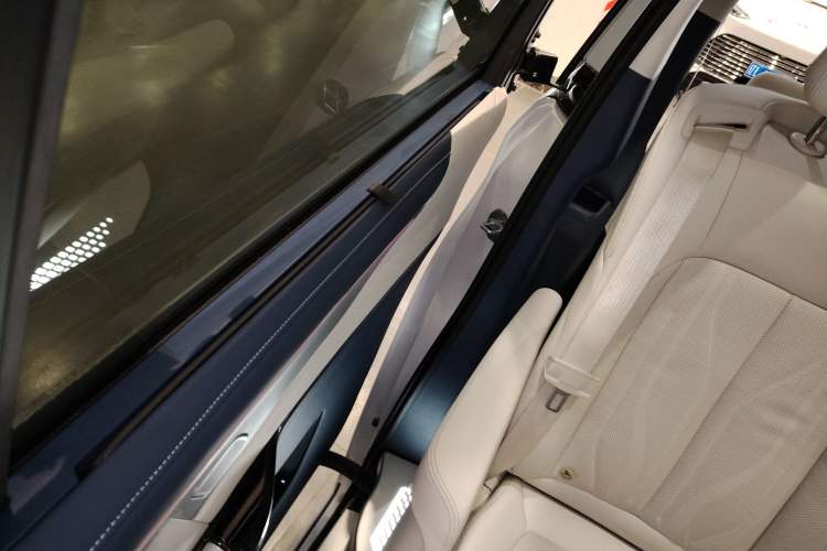 Used Buick GL8 New Energy 2024 Lu Zun Luxury Edition 7-Seater
