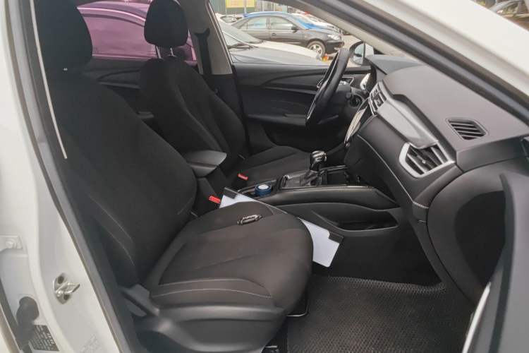 Used Roewe i5 2020 1.5L Automatic 4G Connected Linghao Edition
