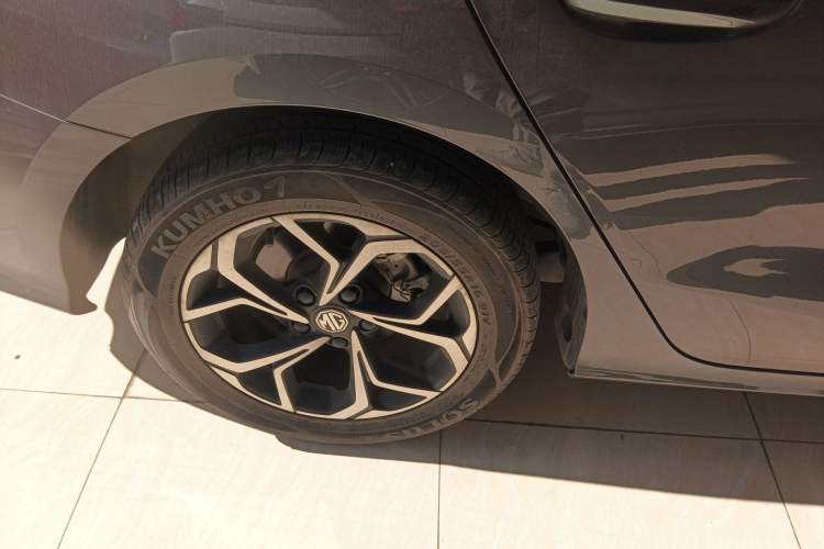 Used MG 5 2023 180 DVVT CVT Luxury Edition
