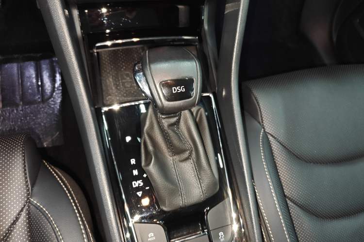 Used Skoda Kodiaq 2022 TSI330 5-Seater Two-Wheel-Drive Luxury Edition
