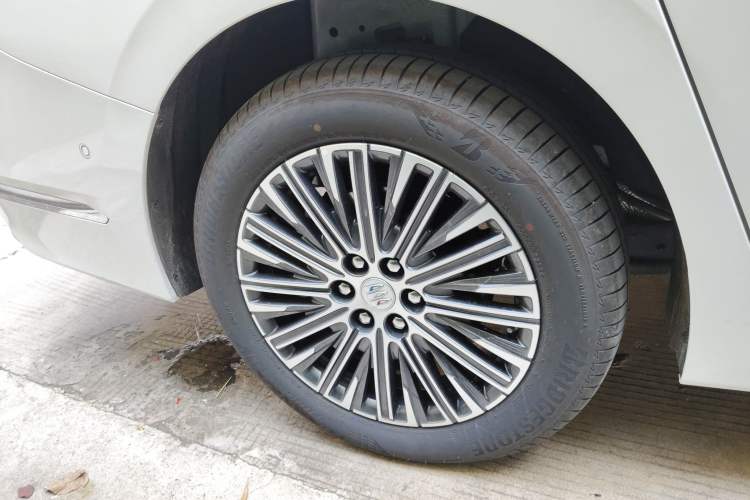 Used Buick GL8 New Energy 2024 Lu Zun Luxury Edition 6-Seater
