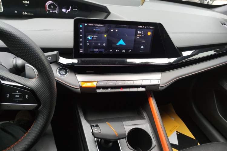 Used Changan UNI-V 2022 1.5T Smart Navigation Version
