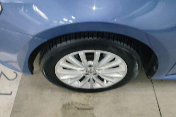 Used Volkswagen Lavida 2013 Revised Version 1.6L Automatic Luxury Edition