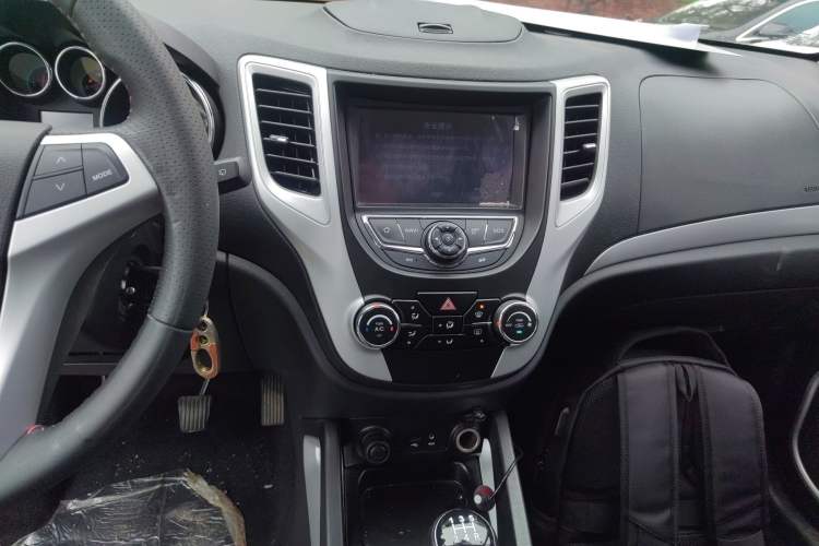 Used Changan CS35 2015 1.6L Manual Luxury Model China IV Standard
