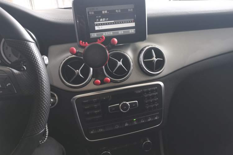 Used Mercedes-Benz GLA 2015 GLA 220 4MATIC Fashion Model