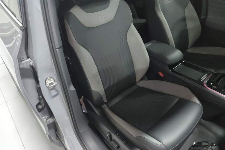 Used Volkswagen ID.4 CROZZ 2021 Long-Range Lite PRO Two-Wheel Drive Version
