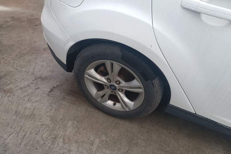 Used Ford Focus 2015 Hatchback 1.6L Manual Comfort Edition
