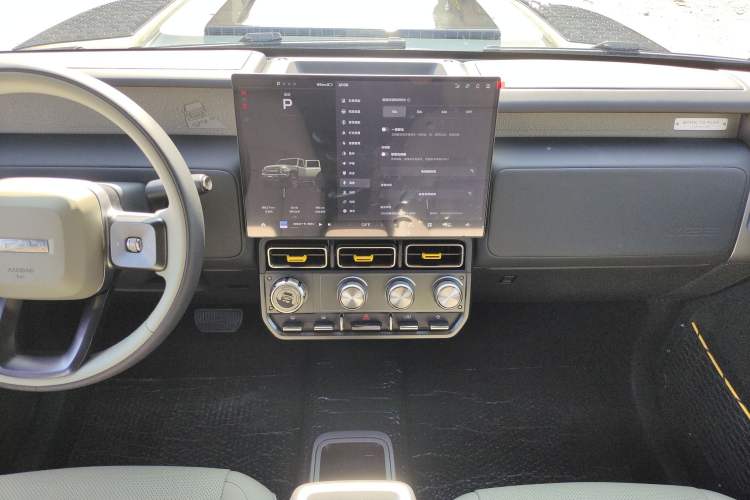 Used  V23 2025 501 Four-Wheel Drive Intelligent Driving Version
